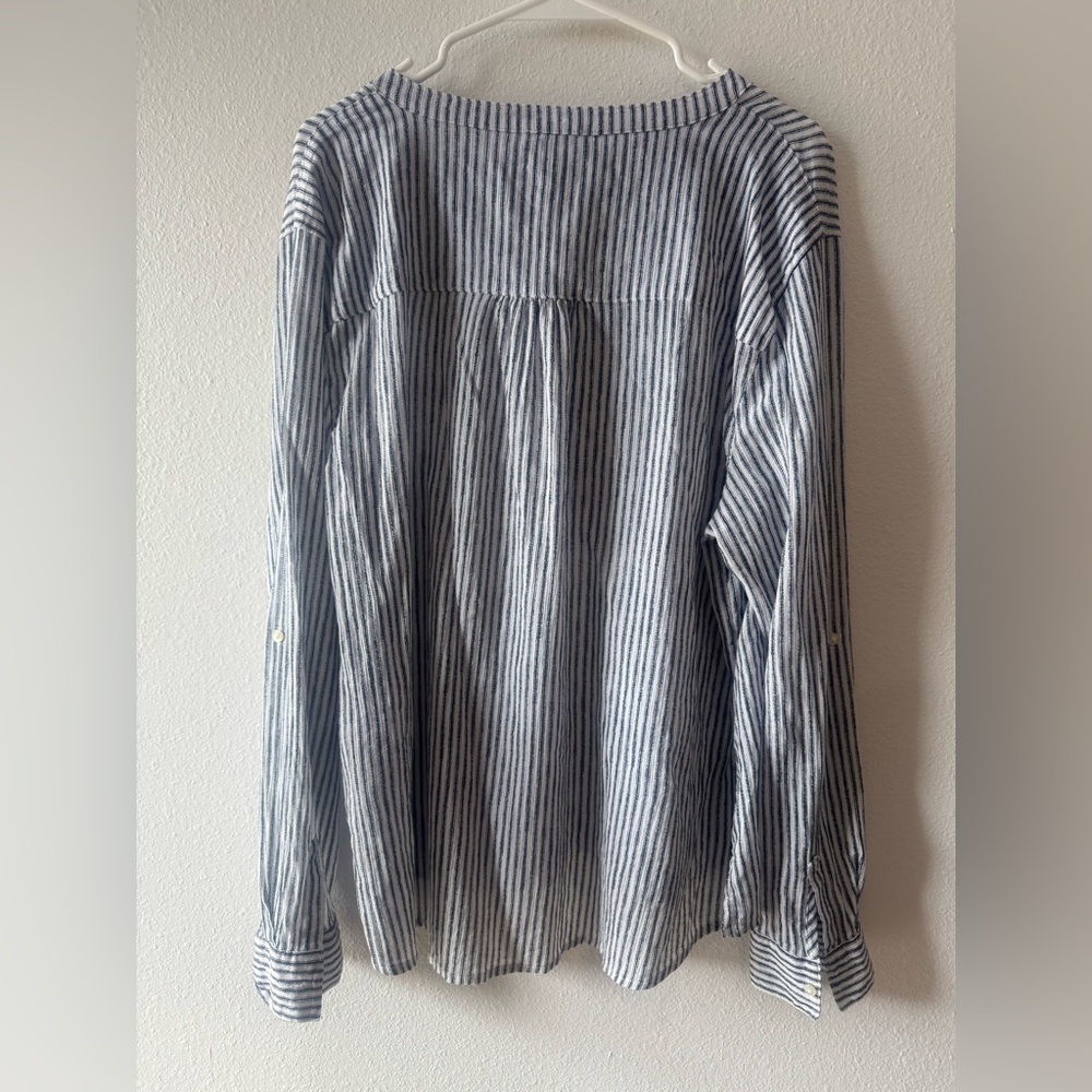 Carve Designs 100% Cotton White & Navy Button Top - Picture 4 of 4